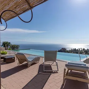 taormina-skyline.taorminaitalyhotels.com/